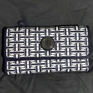 Tommy Hilfiger wallet w/ checkbook sleeve